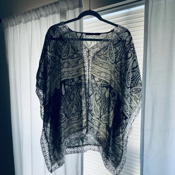 Gorgeous Gray and Black Top - Picture 1 of 6